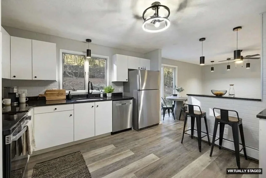 Photo of 28 Long Hill Rd