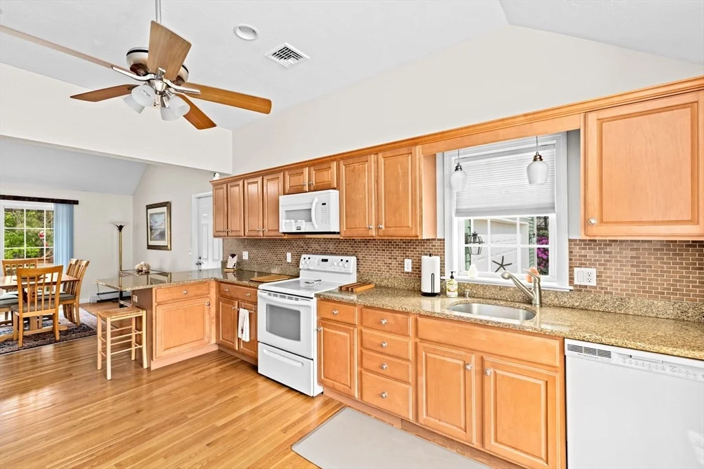 Photo of 11 Quashnet Woods Drive