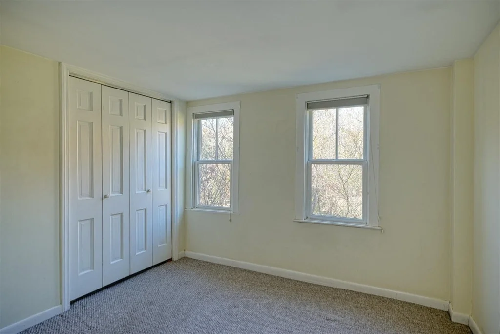 Photo of 459 Sargent Rd