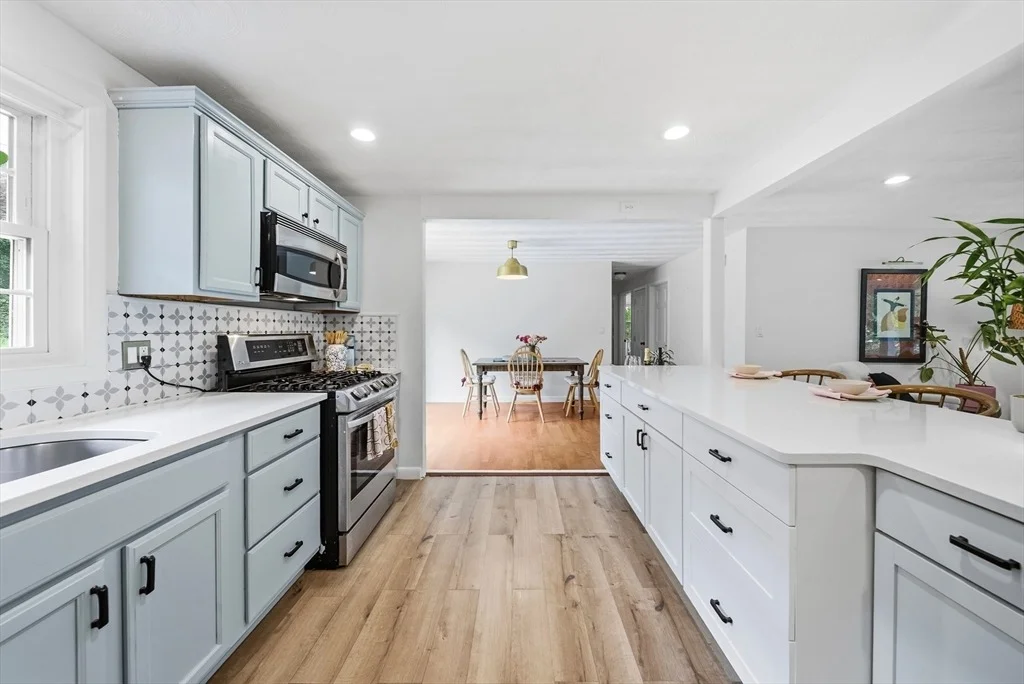 Photo of 38 Ruthellen Rd