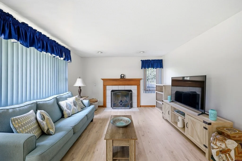 Photo of 16 Lessard