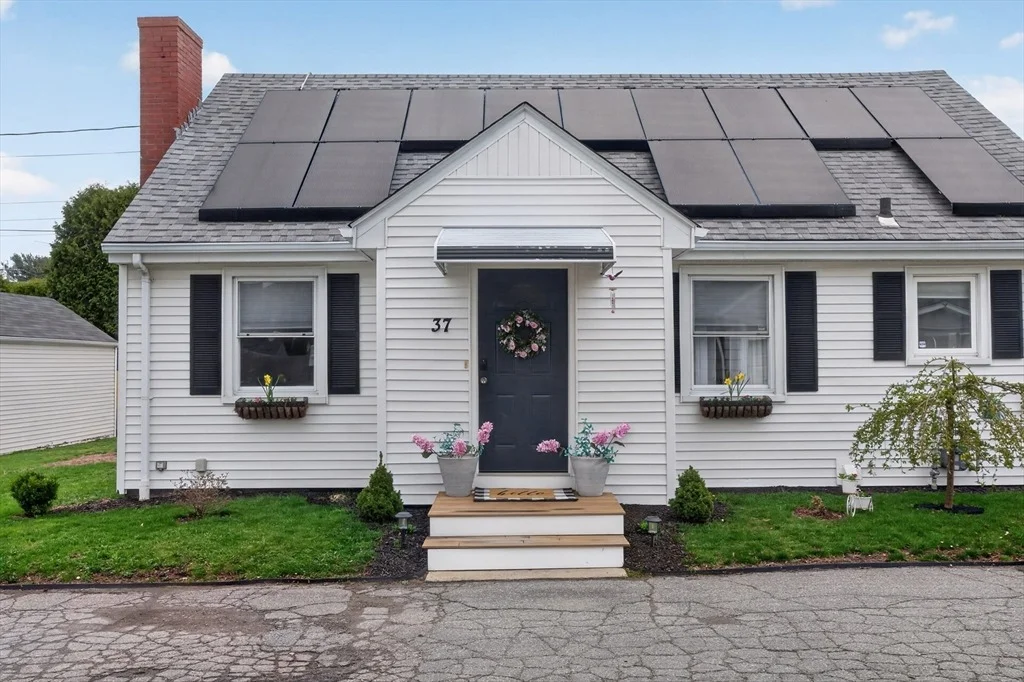 Photo of 37 Blakely Ct