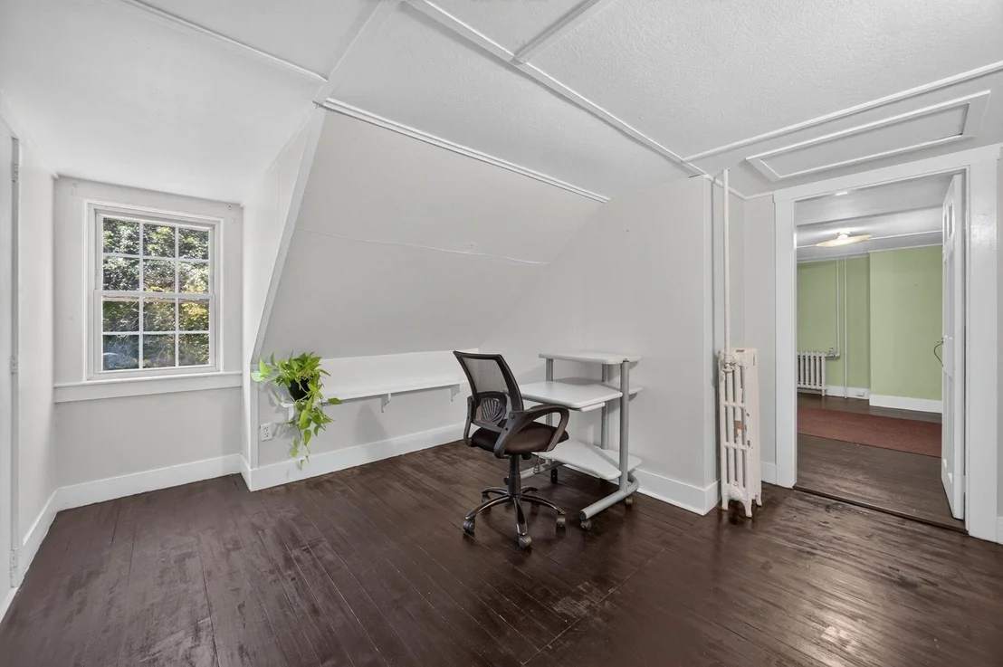 Photo of 7 Carmen Ln