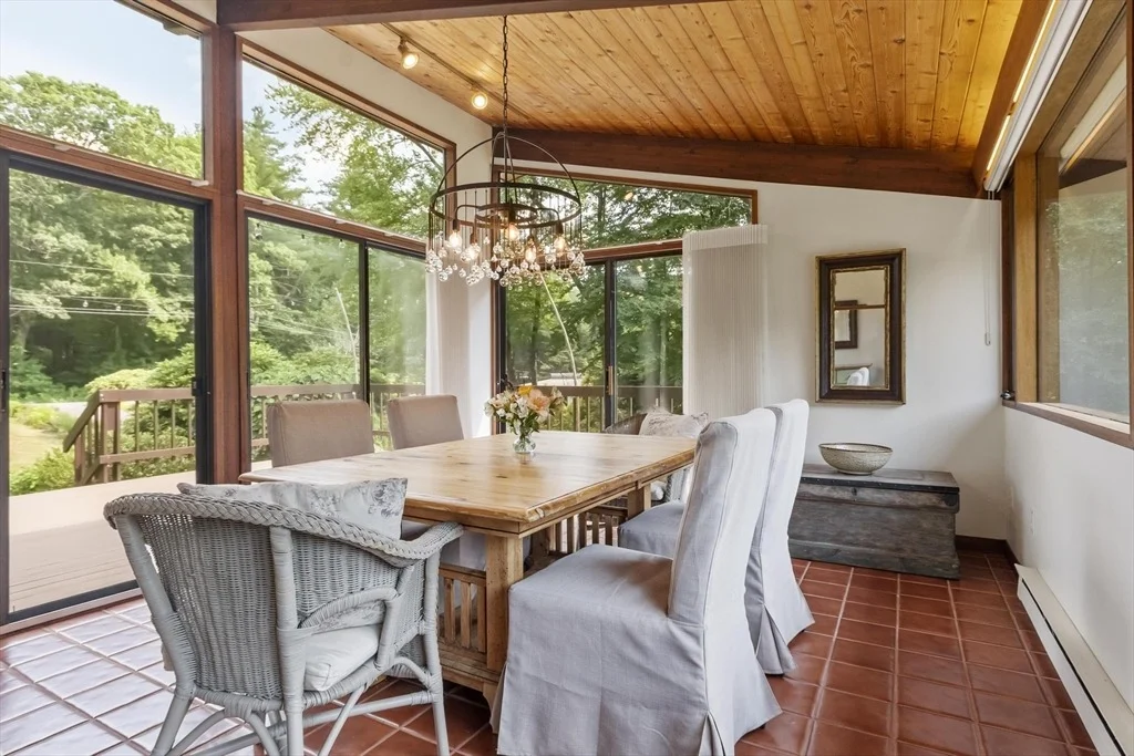 Photo of 64 Woodside Rd