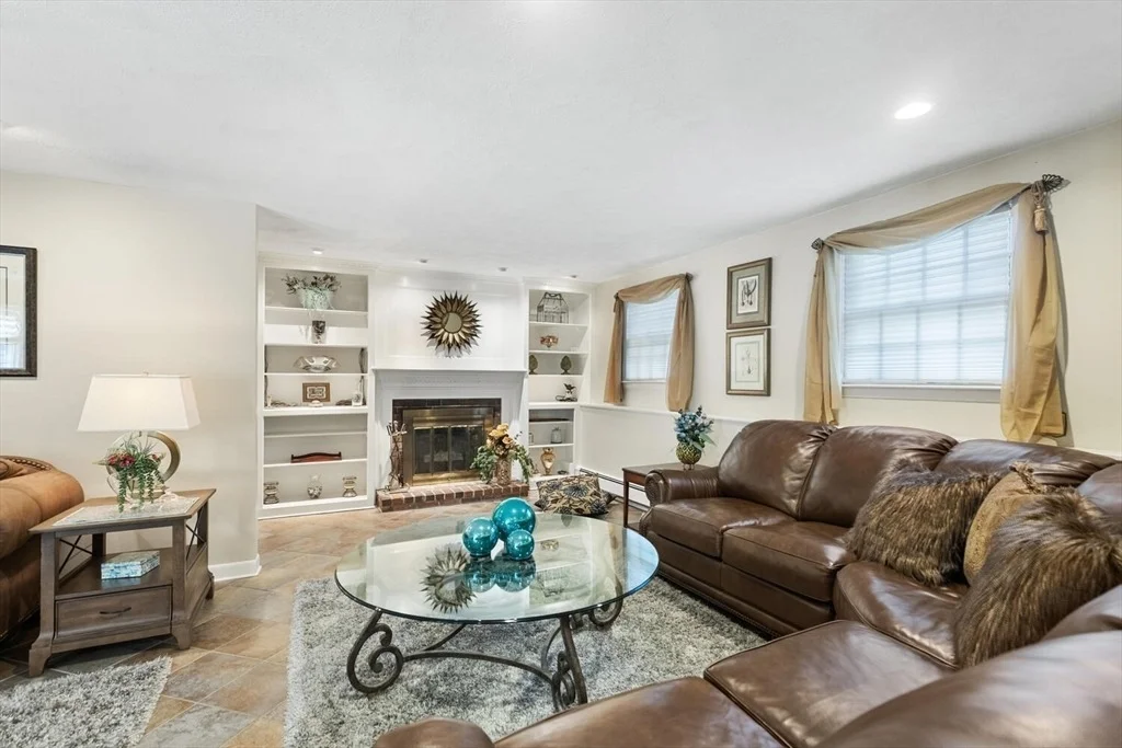 Photo of 24 Hickory Ln