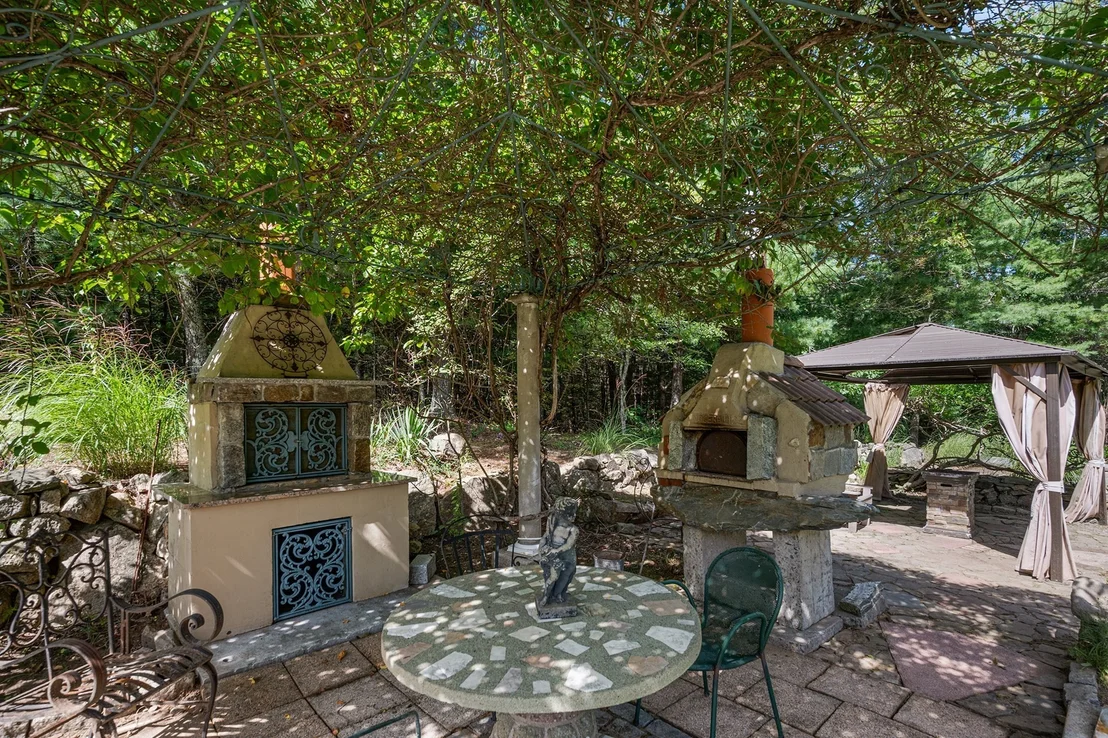 Photo of 22 Brook View Dr