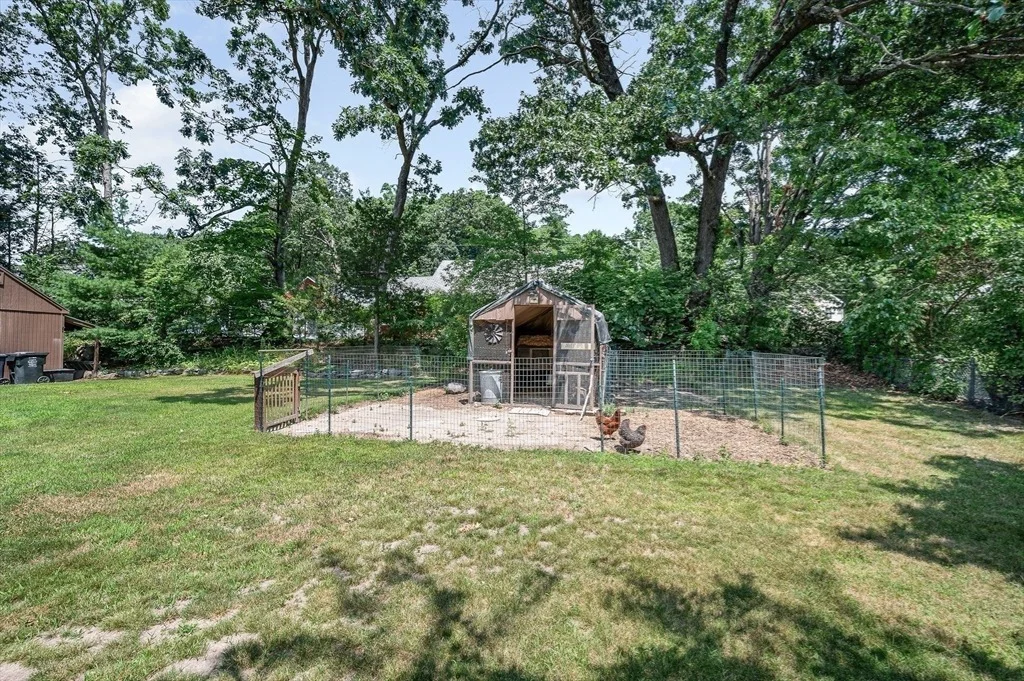 Photo of 231 Bouchard Ave