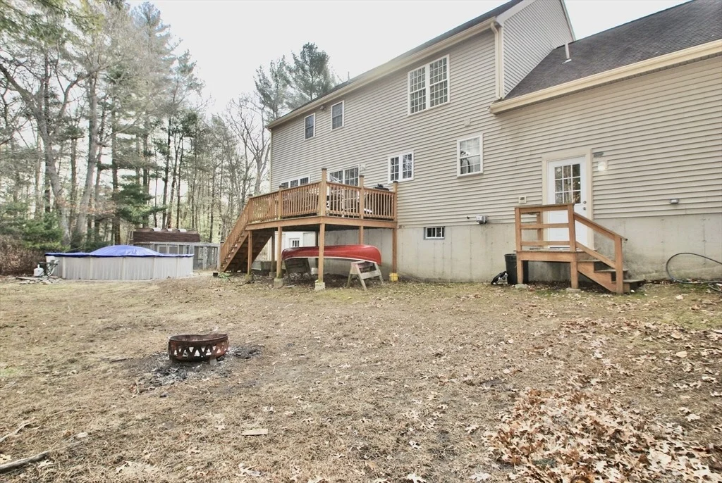 Photo of 11 Edgewater Ln