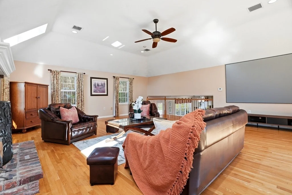 Photo of 9 Belknap Dr