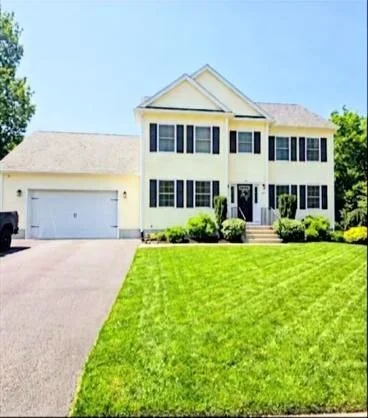 Photo of 33 Ledgewood Cir