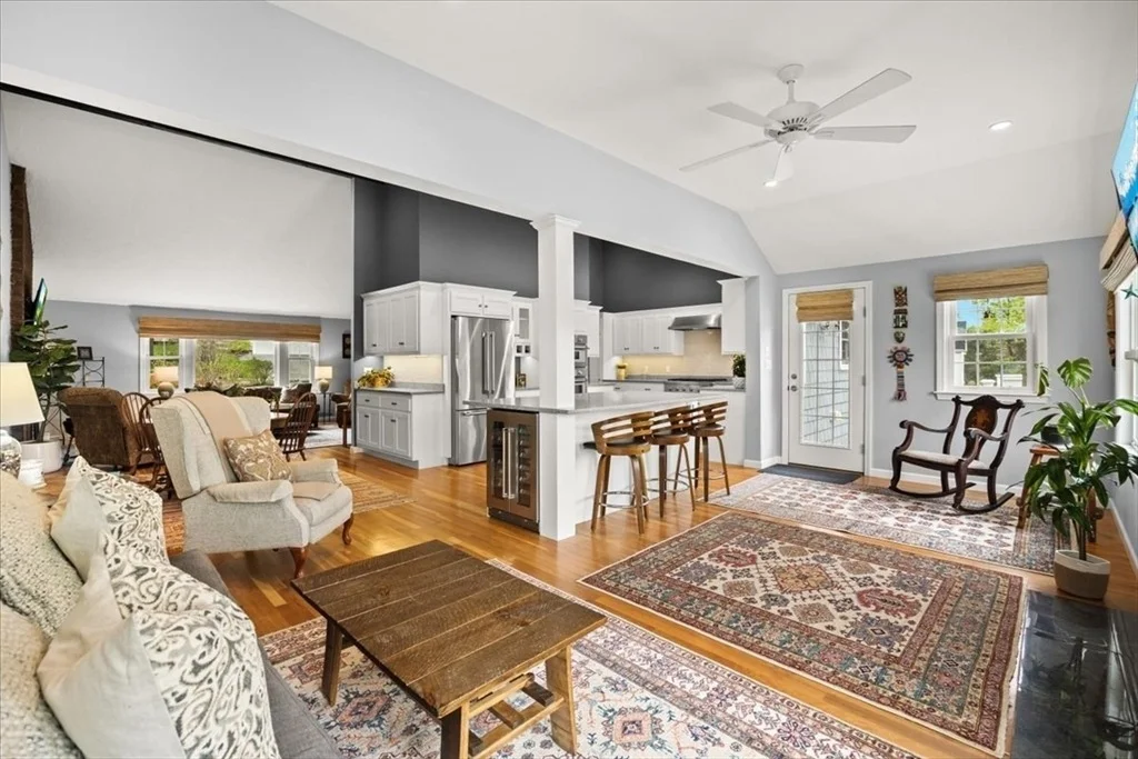 Photo of 1480 Great Plain Ave