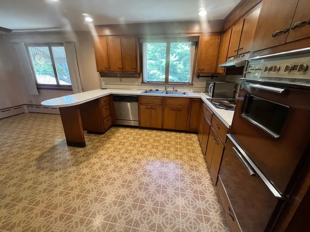 Photo of 17 Silver St Ext