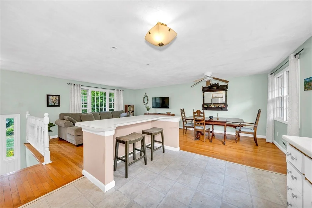 Photo of 1 Howe St