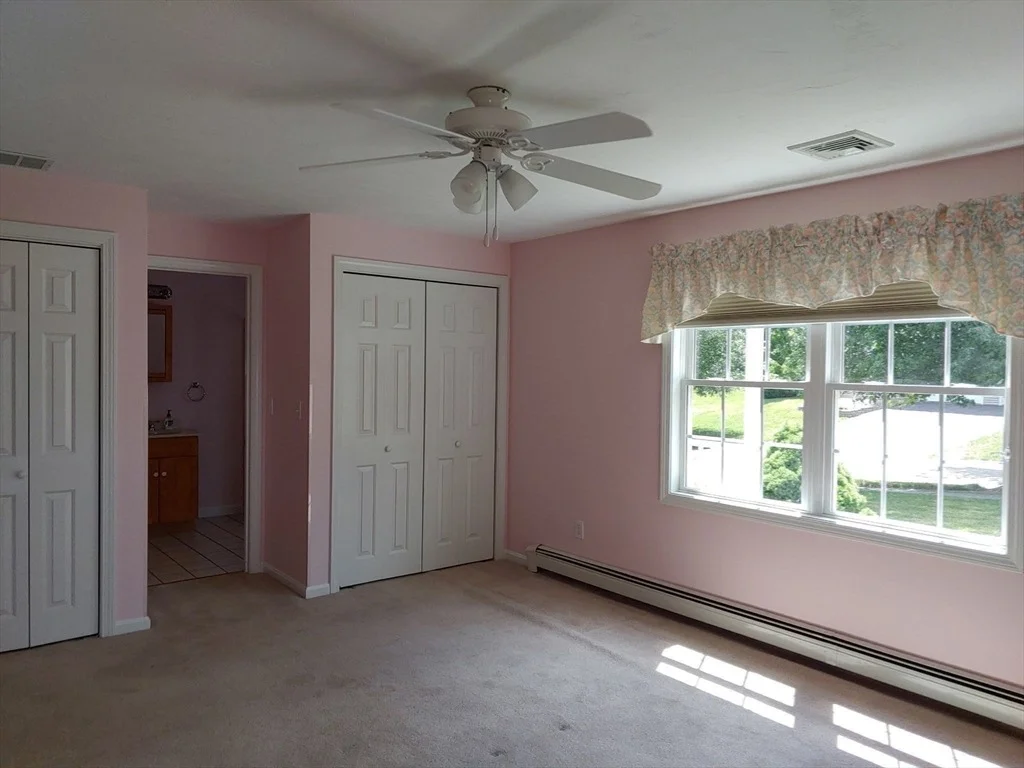 Photo of 4 Deerfield Cir