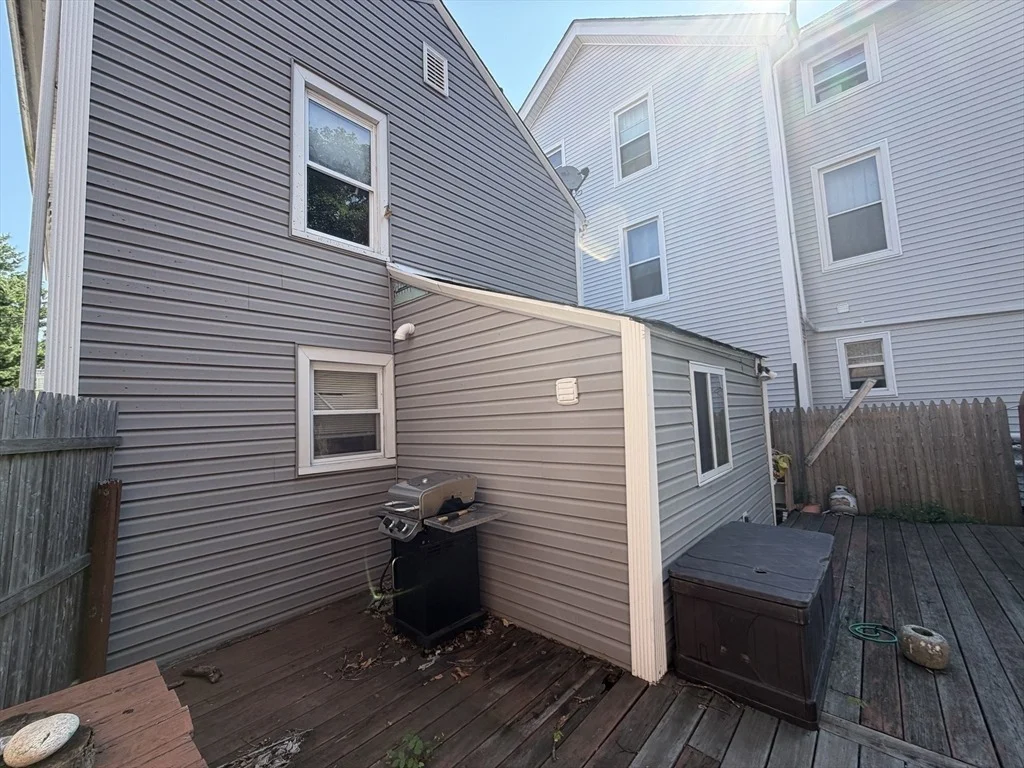 Photo of 149 Franklin St