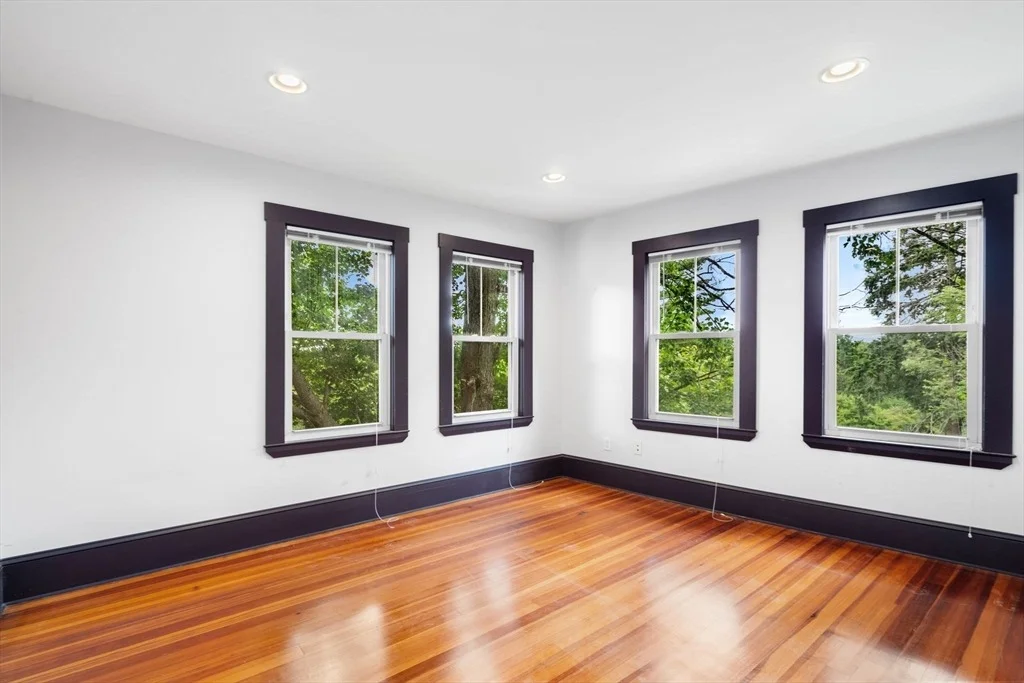 Photo of 26 Centre Ave