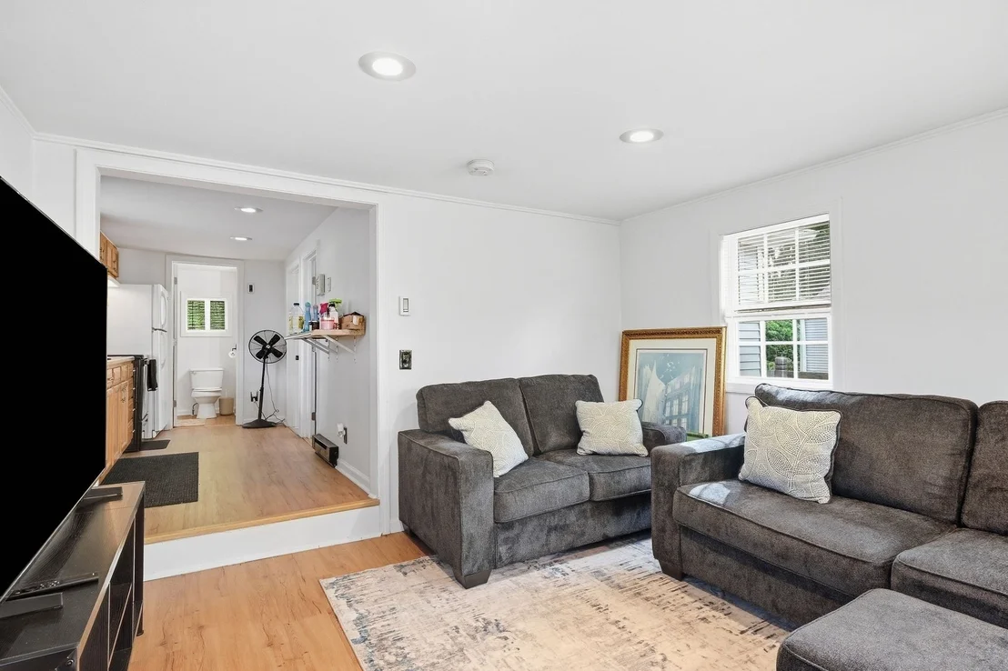 Photo of 215 Eddy St