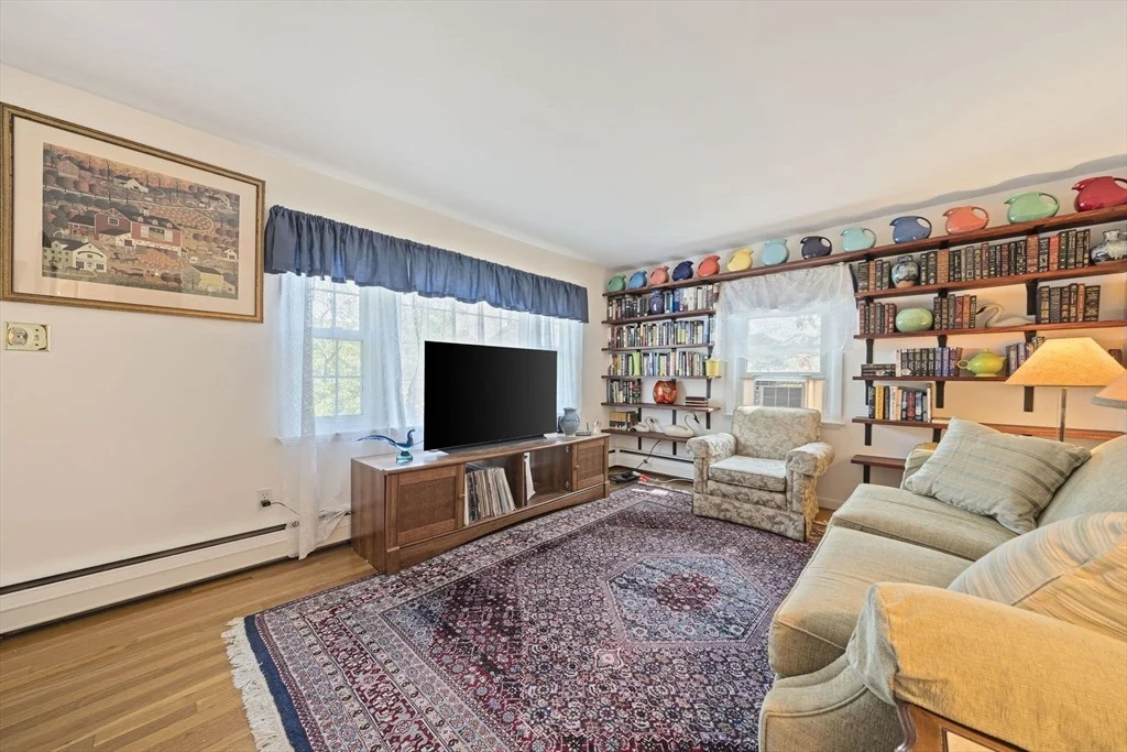 Photo of 10 Curtis Cir