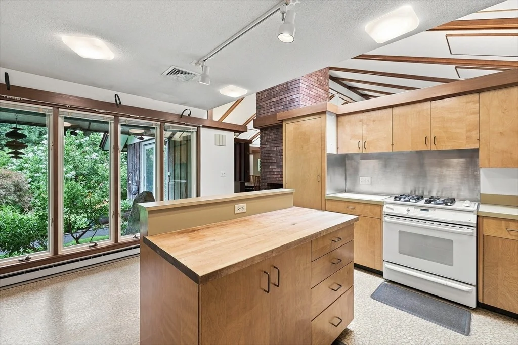 Photo of 8 Morgan Cir