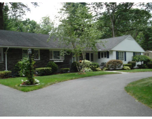 Photo of 149 Pinewood Dr