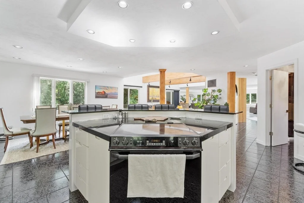 Photo of 60 Commonwealth Cir