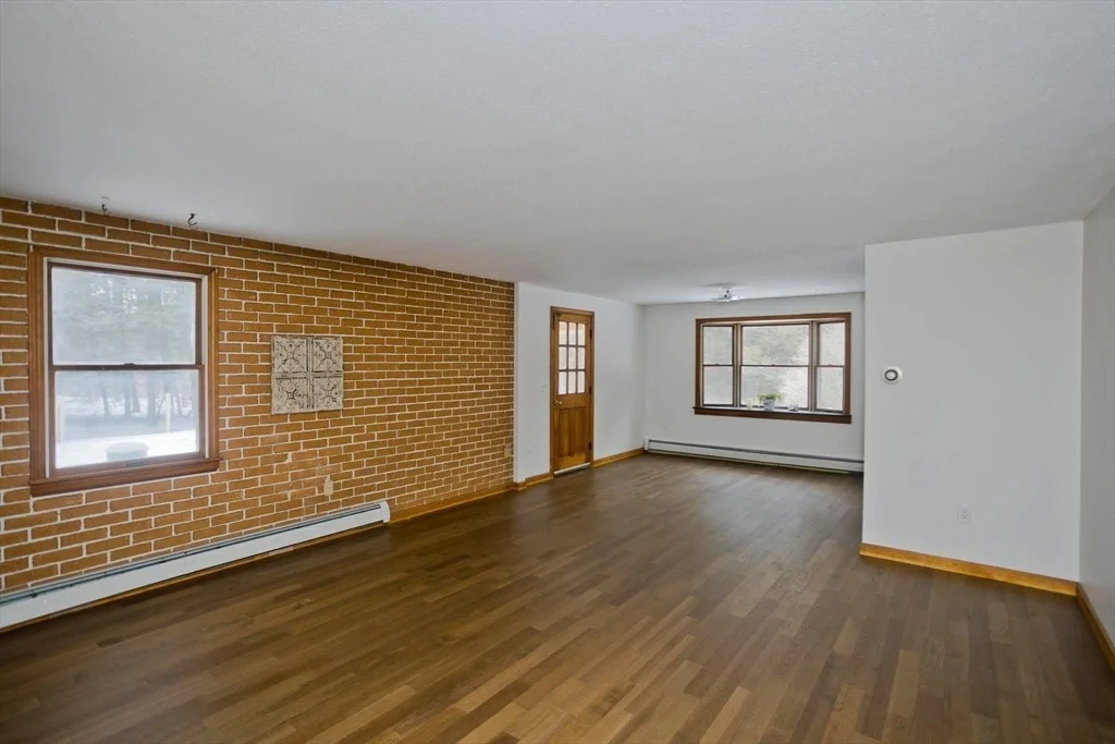 Photo of 94 Amherst Rd