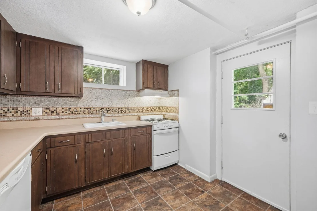 Photo of 84 Oak Street