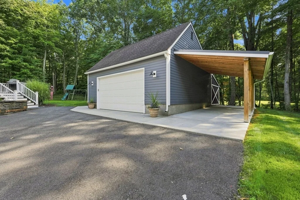 Photo of 51 Barton Ave