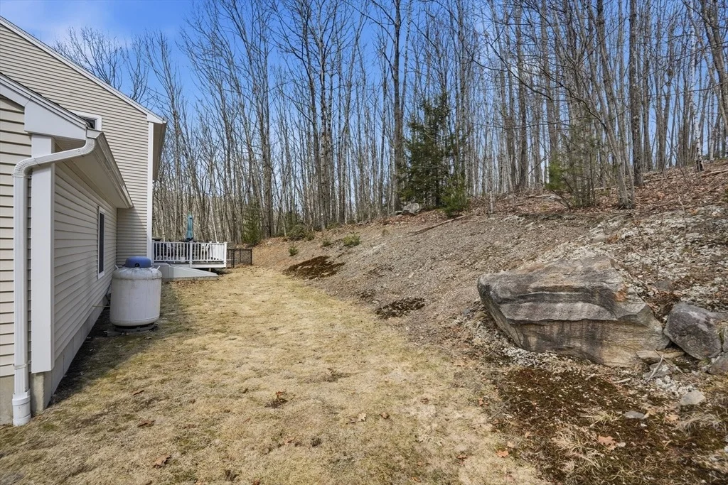 Photo of 1048 Main Rd