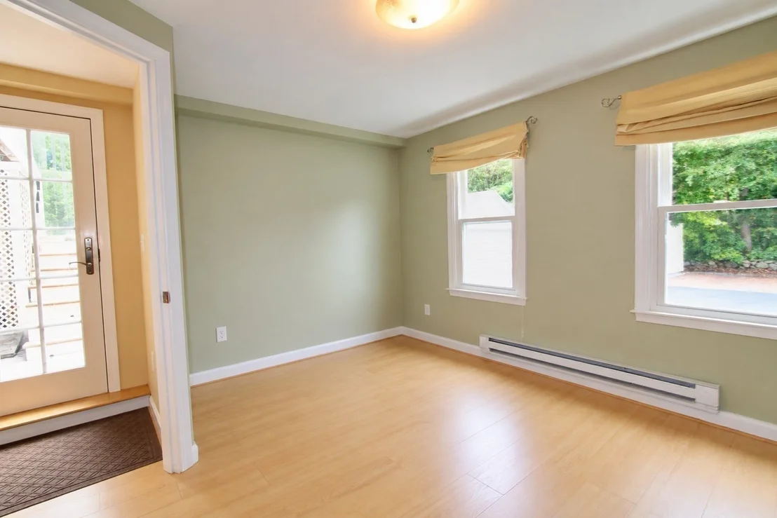 Photo of 10 Stoneybrook Drive