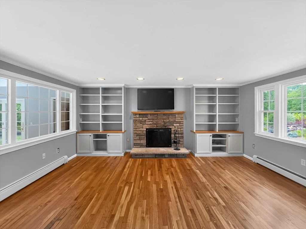 Photo of 19 Tilton Ln