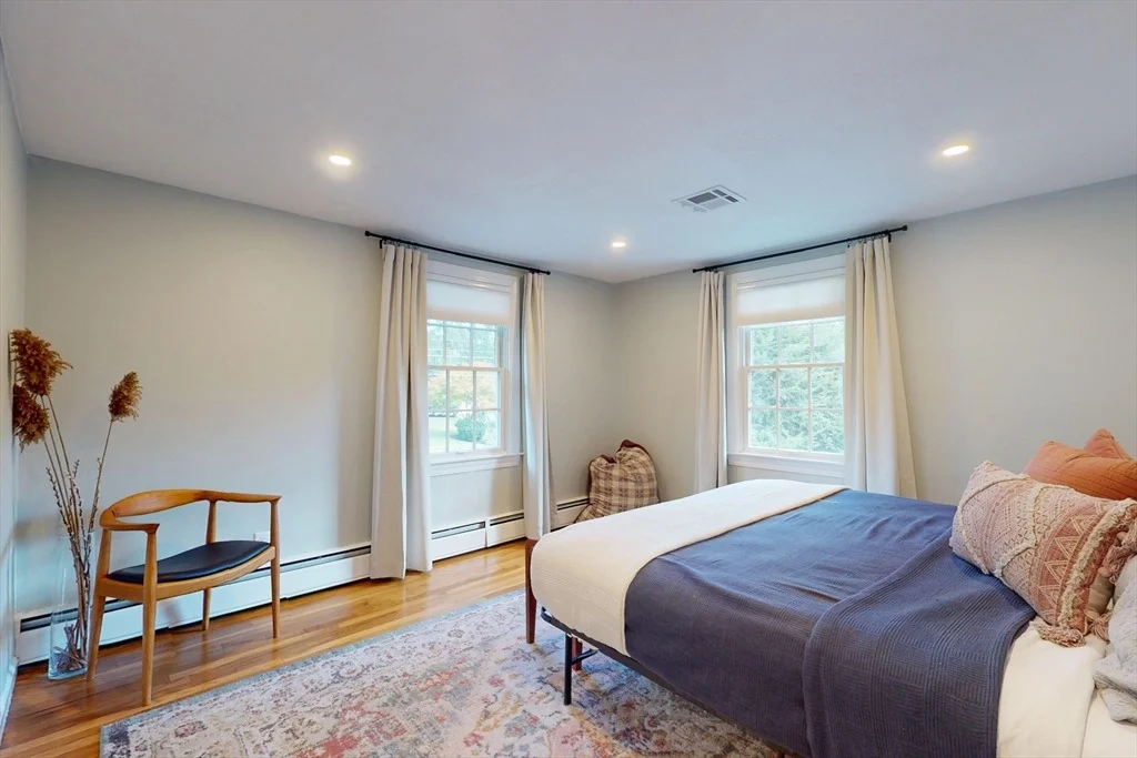 Photo of 10 Glen Cir