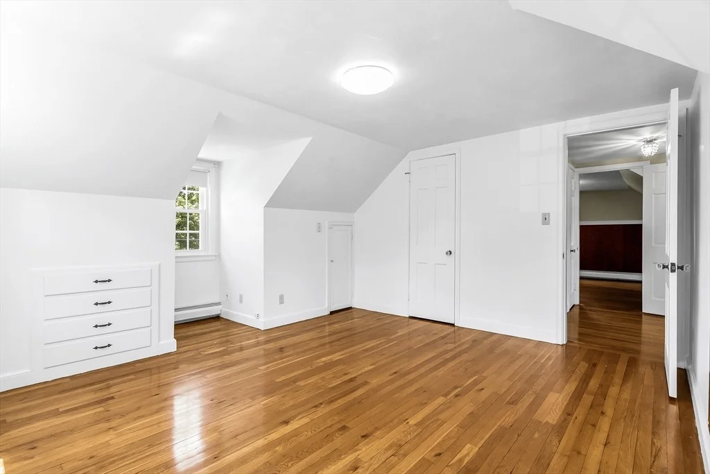 Photo of 370 Main St