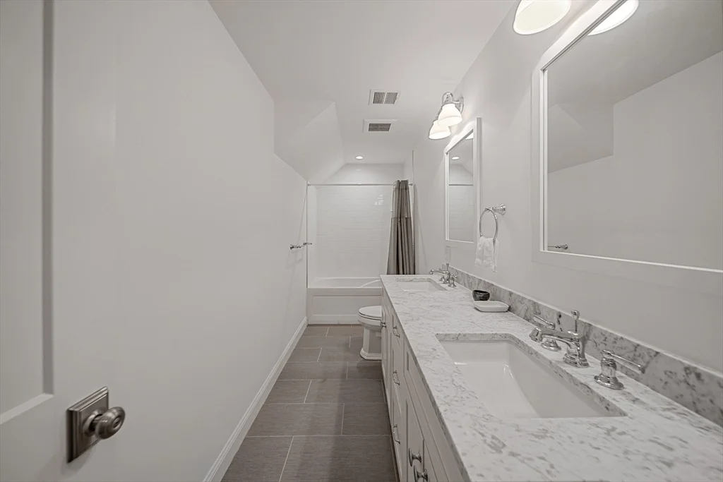Photo of 7 Bemis Rd