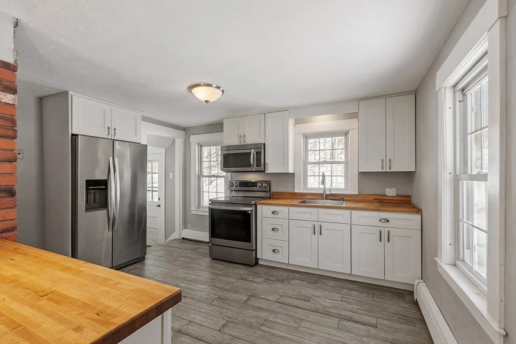 Photo of 594 Betty Spring Rd