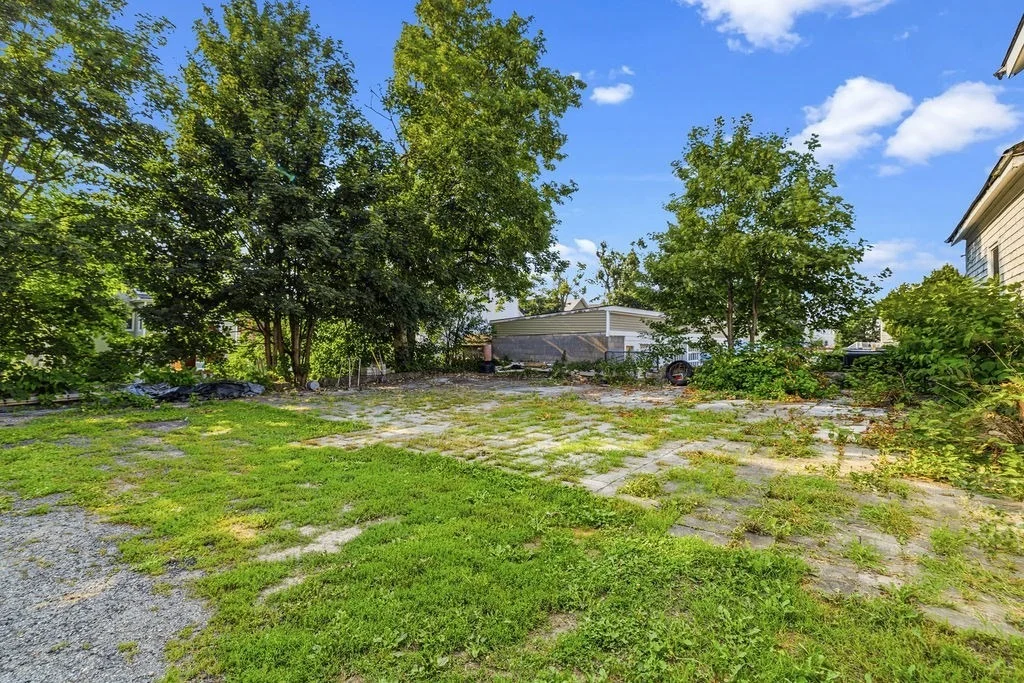 Photo of 998 Middle