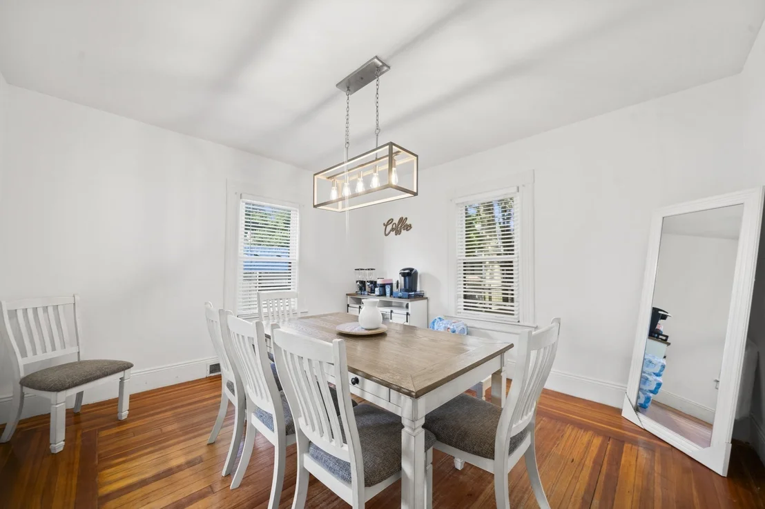 Photo of 275 Broadway St
