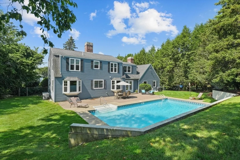 Photo of 85 Rosewood Dr