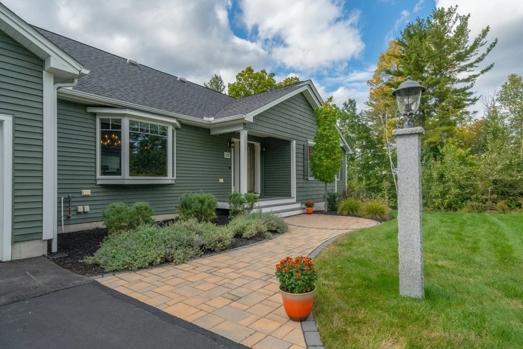 Photo of 237 Woodland Way