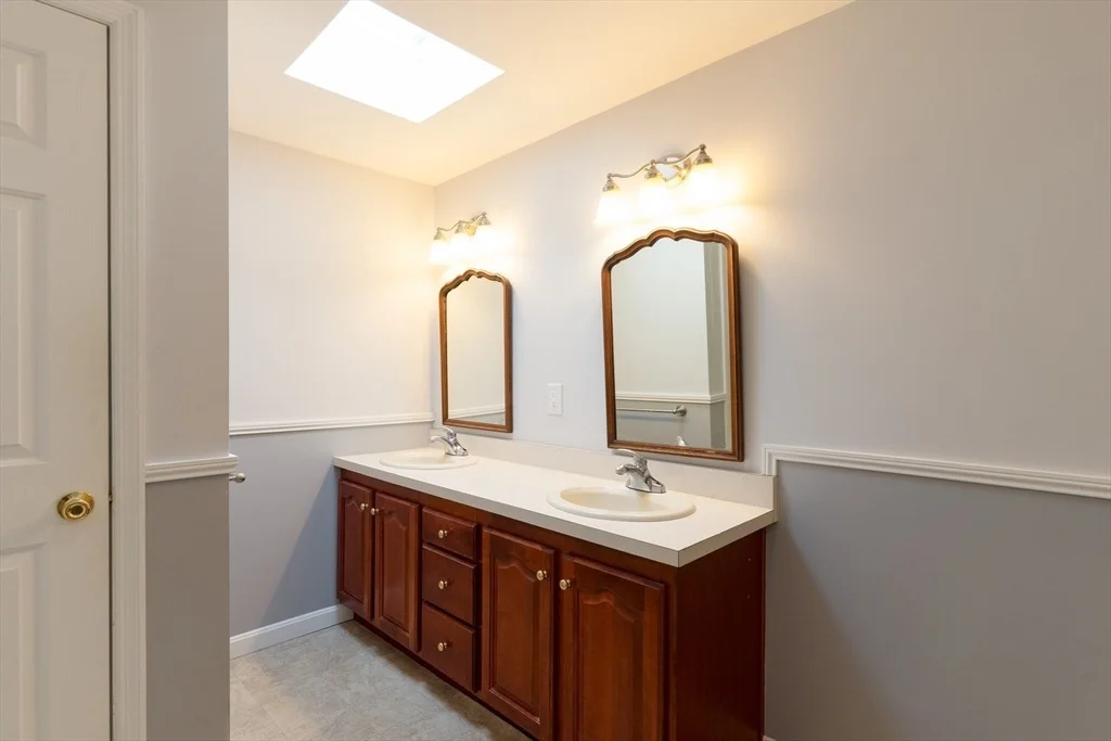 Photo of 18 Fox Run