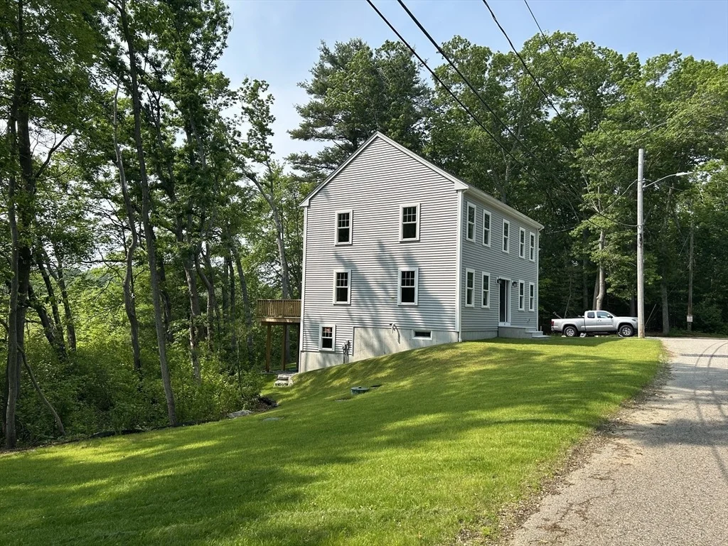 Photo of 18 Columbine Rd