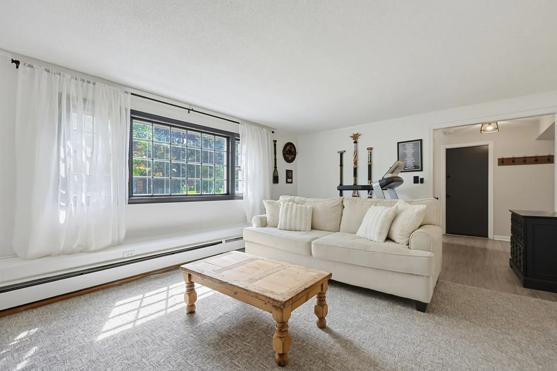 Photo of 10 Howe Circle