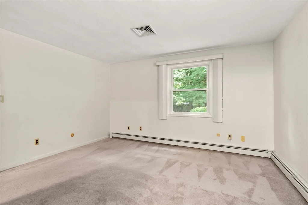 Photo of 6 Paulette Dr