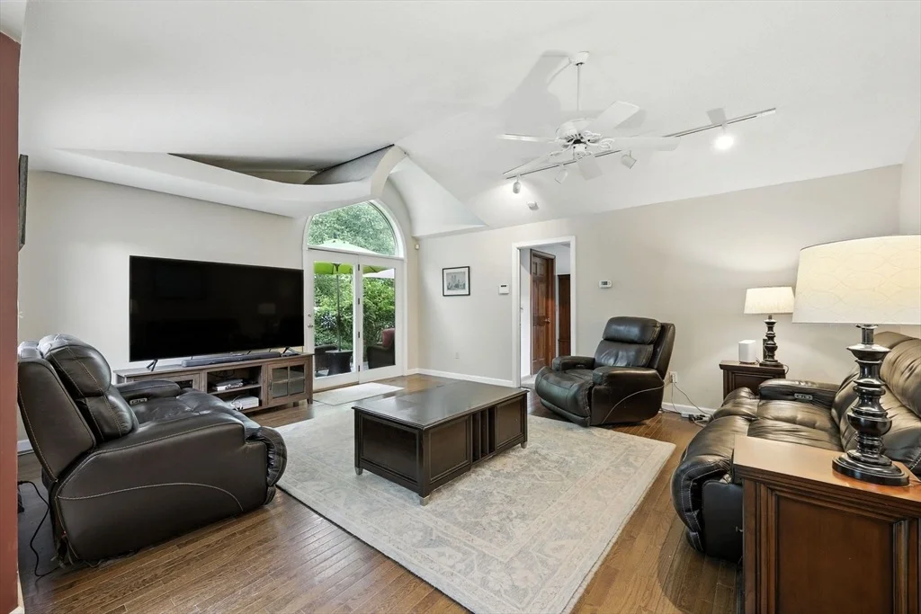 Photo of 4 Claren Dr