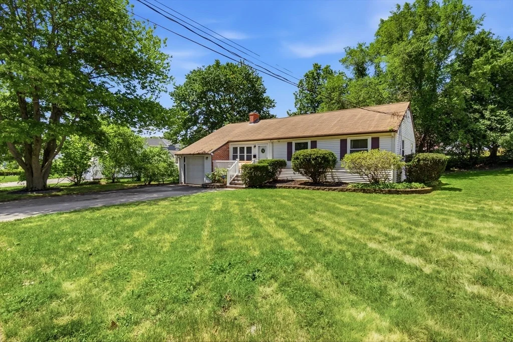 Photo of 542 Trapelo Rd