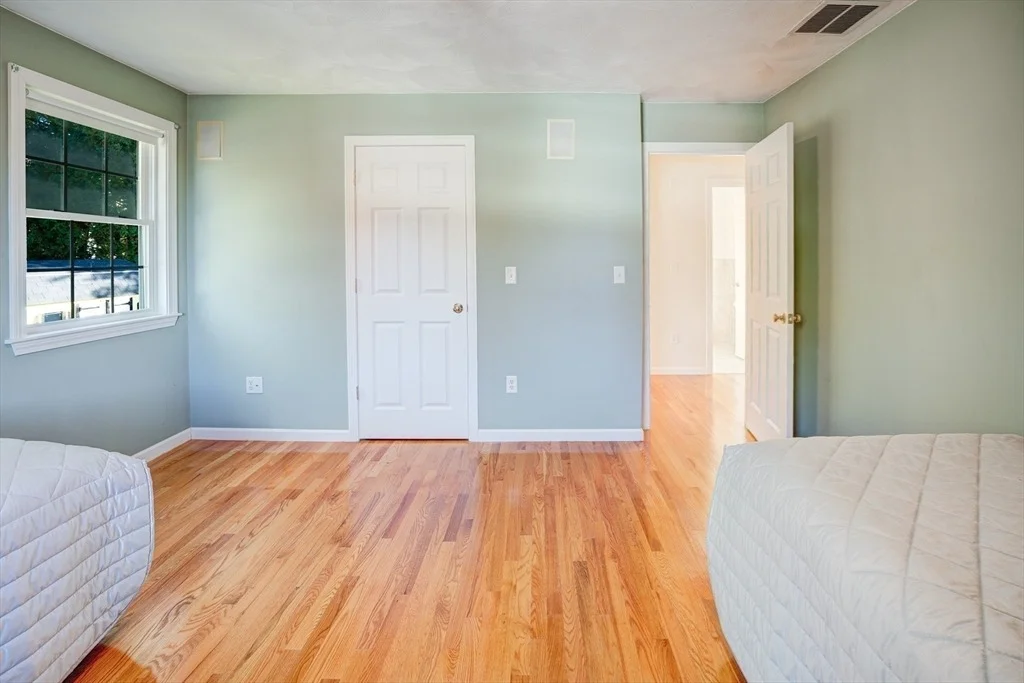 Photo of 75 Kings View Rd