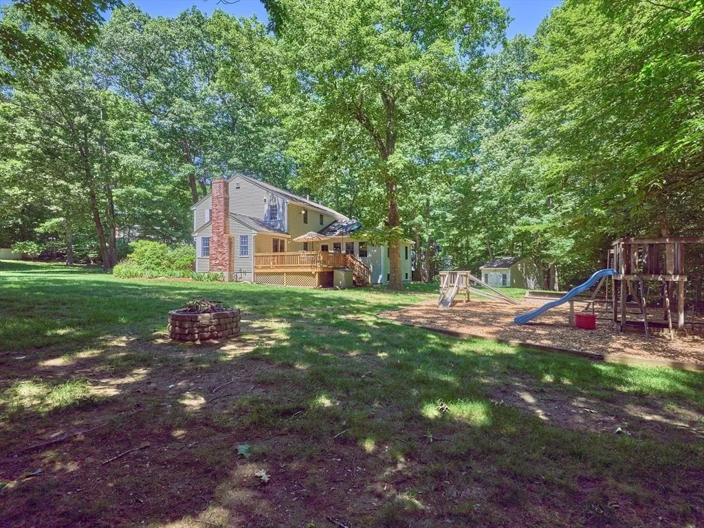 Photo of 14 Running Brook Cir