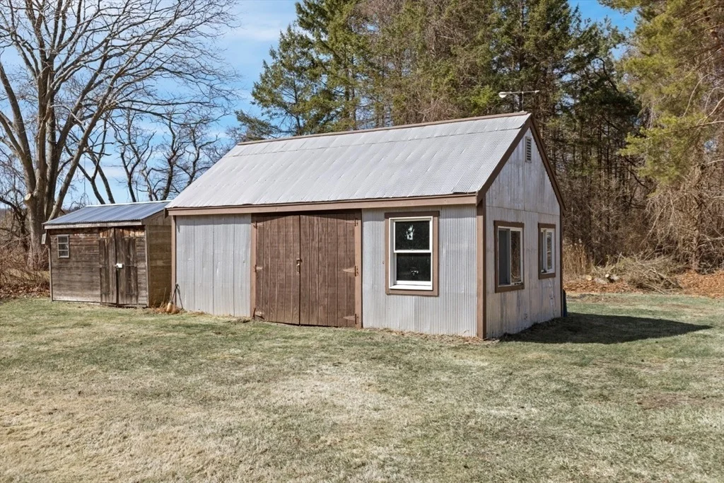 Photo of 110 Middle Rd
