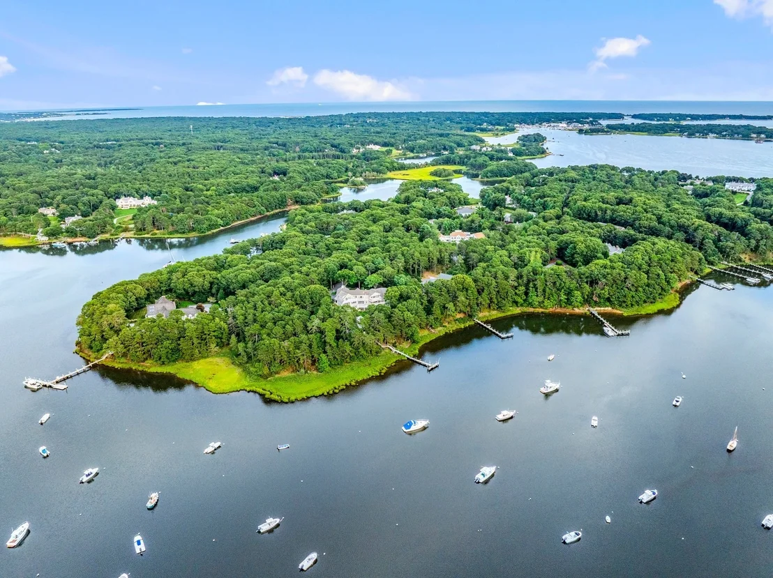 Photo of 16 Cove Point Lane