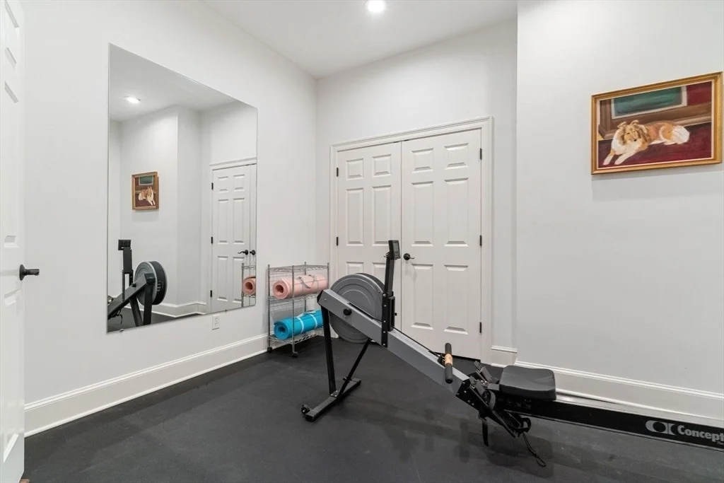 Photo of 10 Hawk Hill Ln